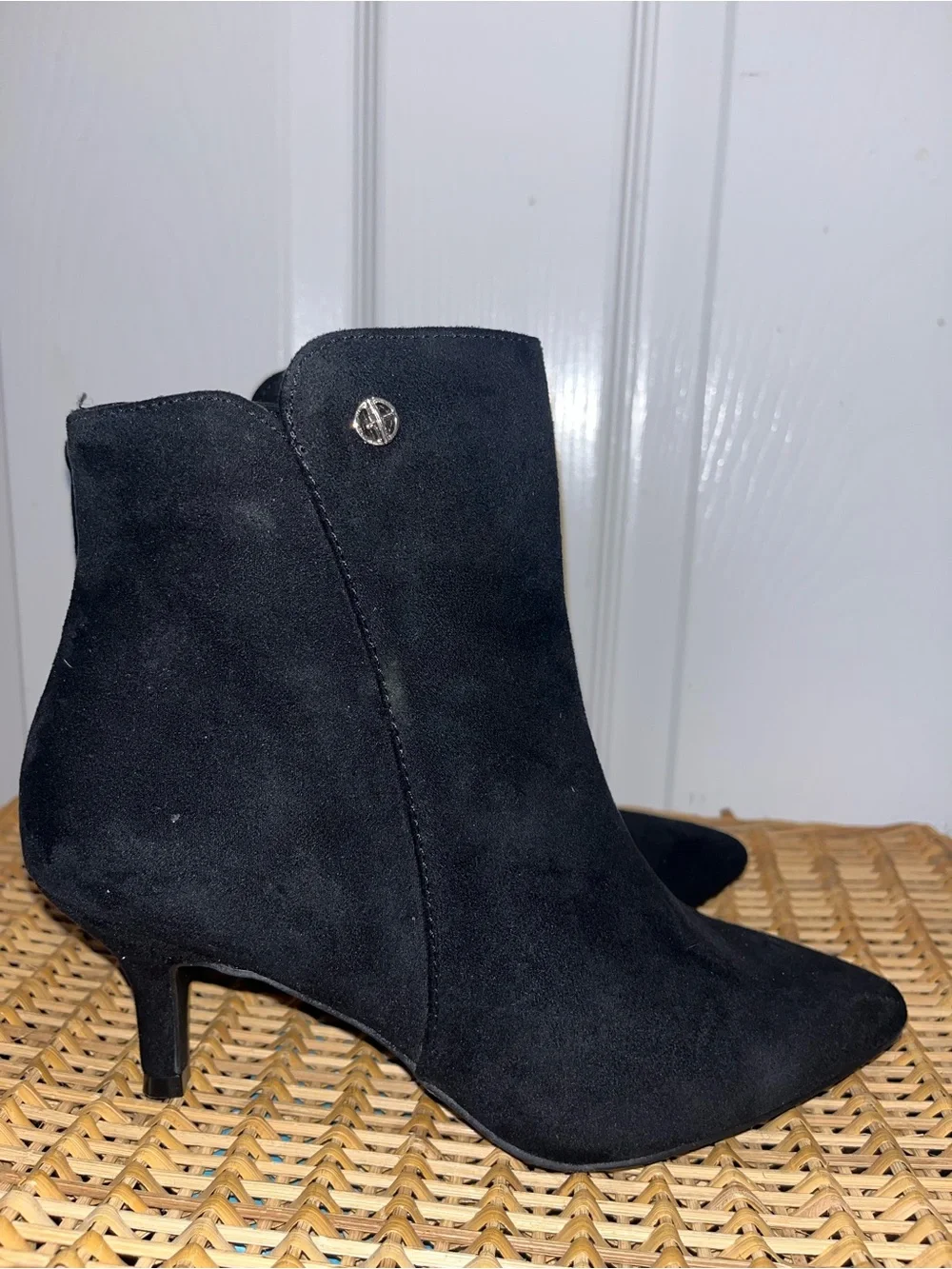 GIANI BERNINI Carminee memory foam kitten heel ankle booties